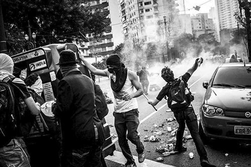 protestos violentos e vandalismo no Brasil 